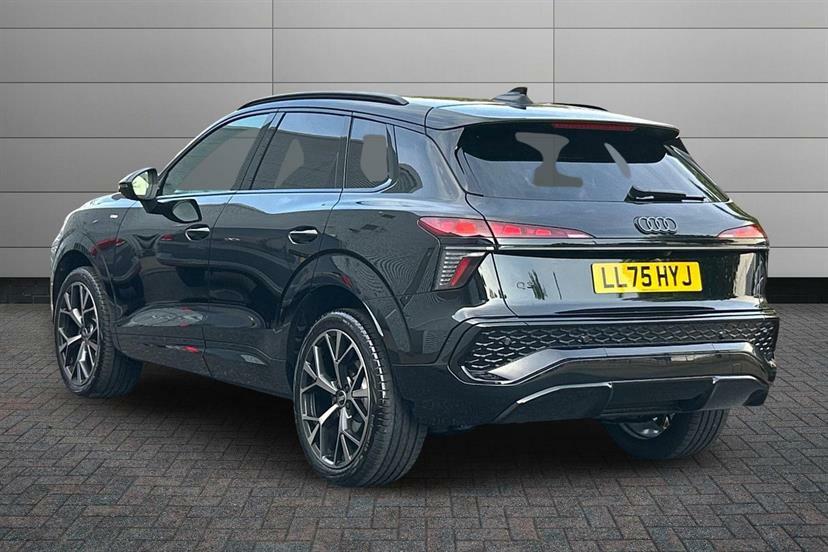 Audi Q3 1.5 Tfsi Edition 1 S Tronic Soundvision LL75HYJ Black #3