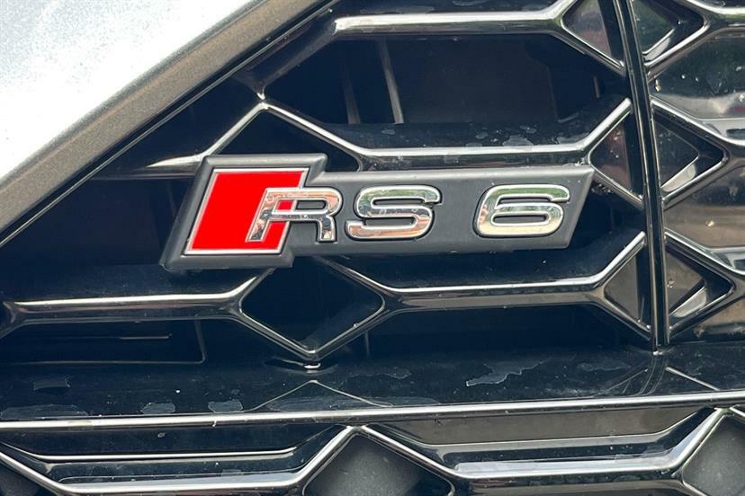 Audi RS6 Estate Black #26