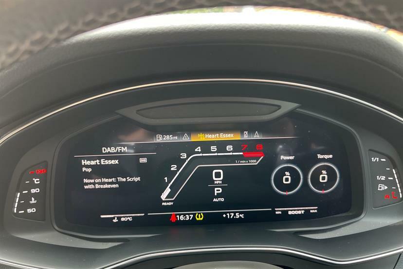 Audi RS6 Estate Black #7