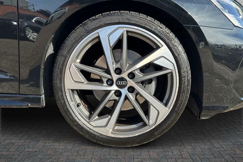 Audi A3 35 Tfsi Edition 1 S Tronic Comfortsound EK22GVZ Black #5