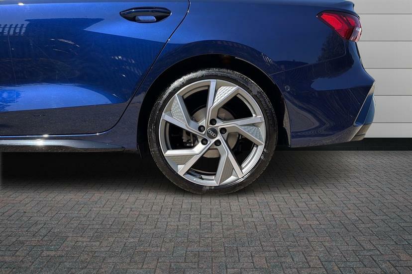 Audi A3 1.5 Tfsi 150 Black Ed S Tronic Tech Pack EA75CZT Blue #5