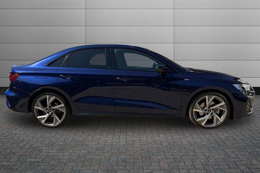 Audi A3 1.5 Tfsi 150 Black Ed S Tronic Tech Pack EA75CZT Blue #4