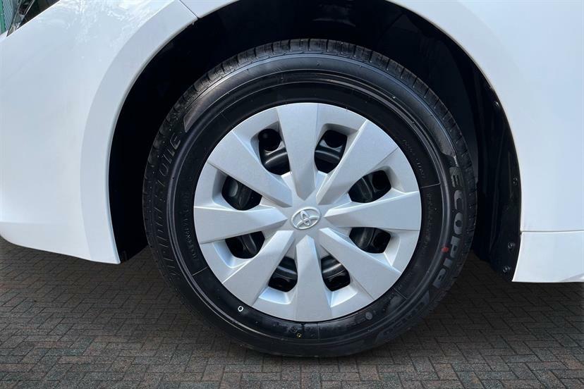 Toyota Corolla 1.8 Vvt-i Hybrid Commercial White #5