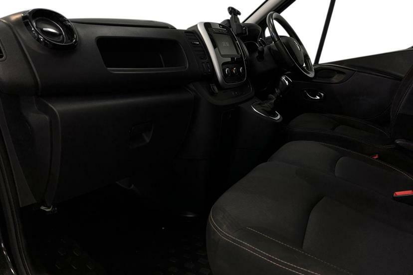 Renault Trafic Sl28 Energy Dci 170 Sport Nav Van EA20ZFJ Black #2