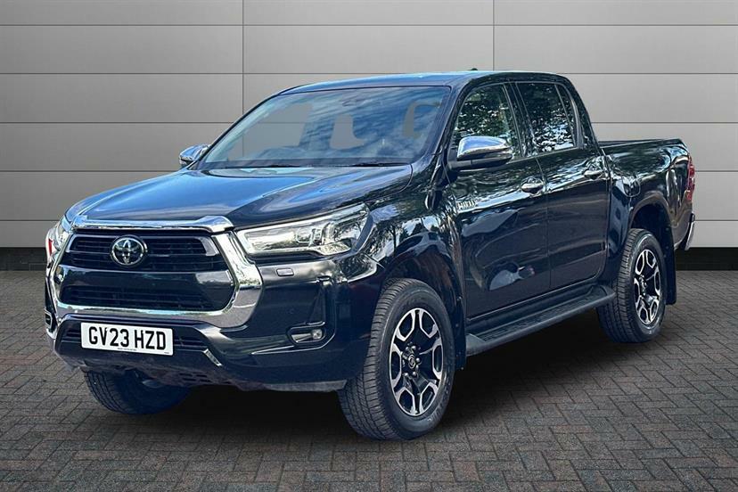 Toyota HILUX Invincible Dcab Pick Up 2.8 D-4d GV23HZD #3