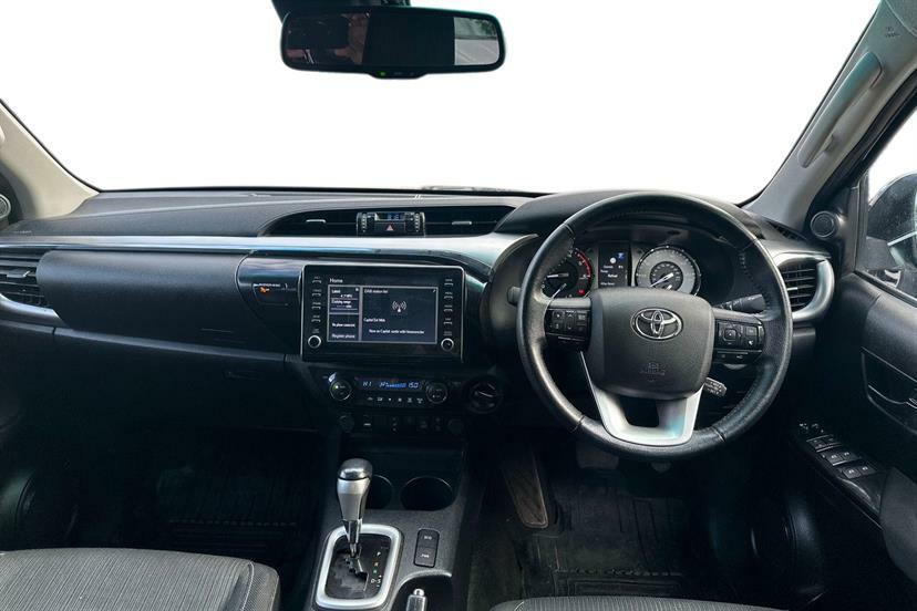 Toyota HILUX Invincible Dcab Pick Up 2.8 D-4d GV23HZD #5