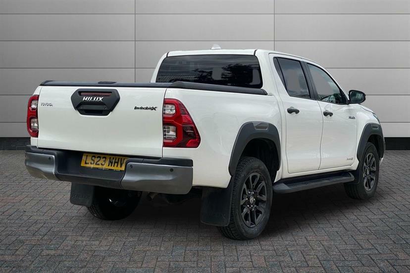 Toyota HILUX Invincible X Dcab Pick Up 2.8 D-4d LS23WHV White #2