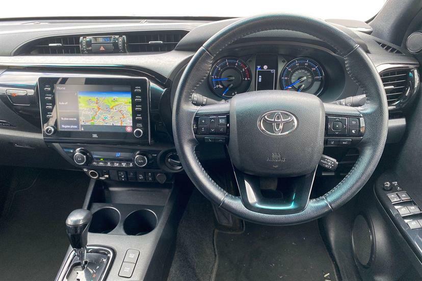 Toyota HILUX Invincible X Dcab Pick Up 2.8 D-4d HW71JOU Brown #6