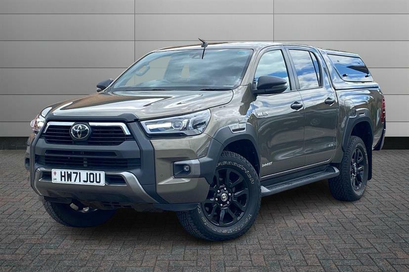 Toyota HILUX Invincible X Dcab Pick Up 2.8 D-4d HW71JOU Brown #3