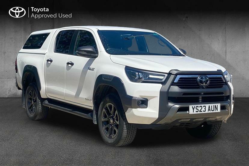 Toyota HILUX Invincible X Dcab Pick Up 2.8 D-4d White