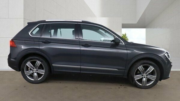 Volkswagen Tiguan Tdi Match Suv YD69WVW Grey #5