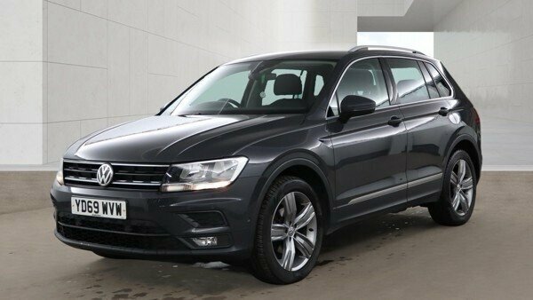 Volkswagen Tiguan Tdi Match Suv YD69WVW Grey #2