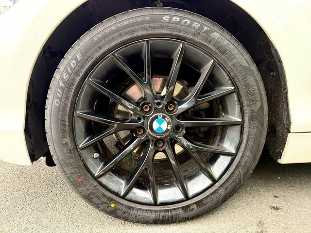 BMW 1 Series Hatchback FL68CEK White #6