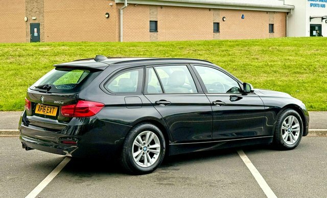 BMW 3 Series Estate AF16EXT Black #4