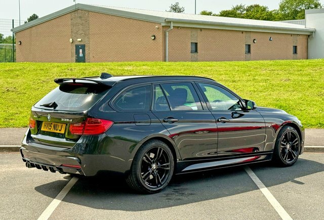 BMW 3 Series Estate HV15NUJ Black #4