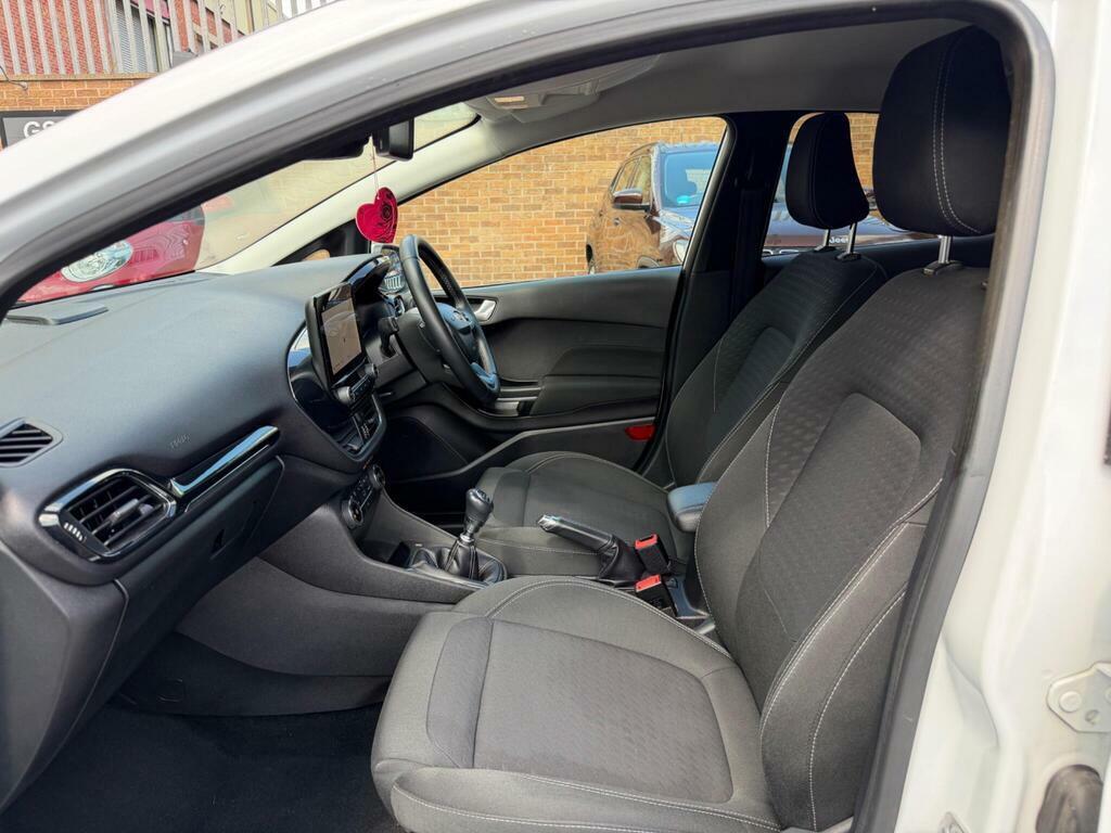 Ford Fiesta 1.0T Ecoboost Titanium Euro 6 S S YG19NZD White #6