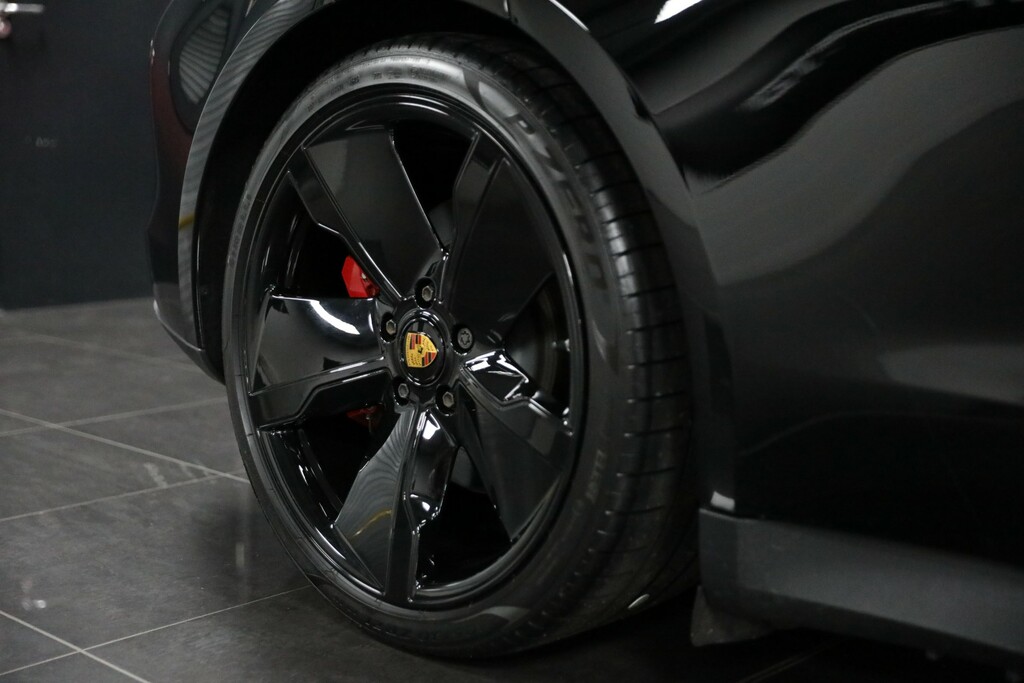 Porsche Taycan Saloon YB73AUW #3