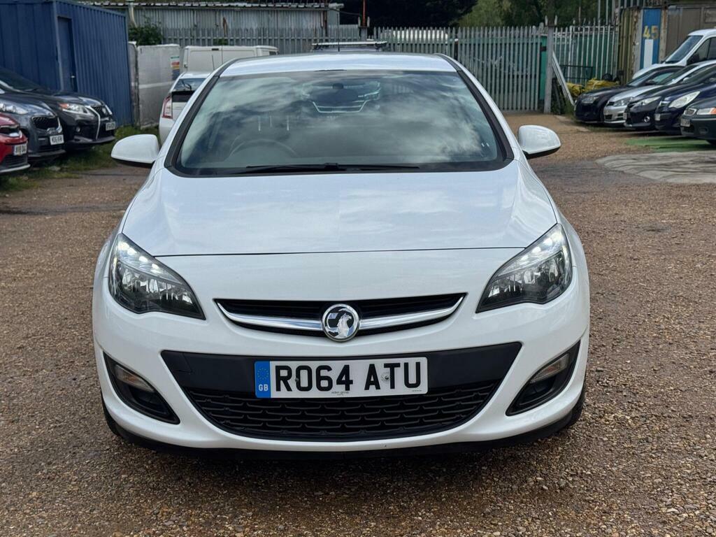 Vauxhall Astra 1.4 16V Excite Euro 5 R064ATU White #3