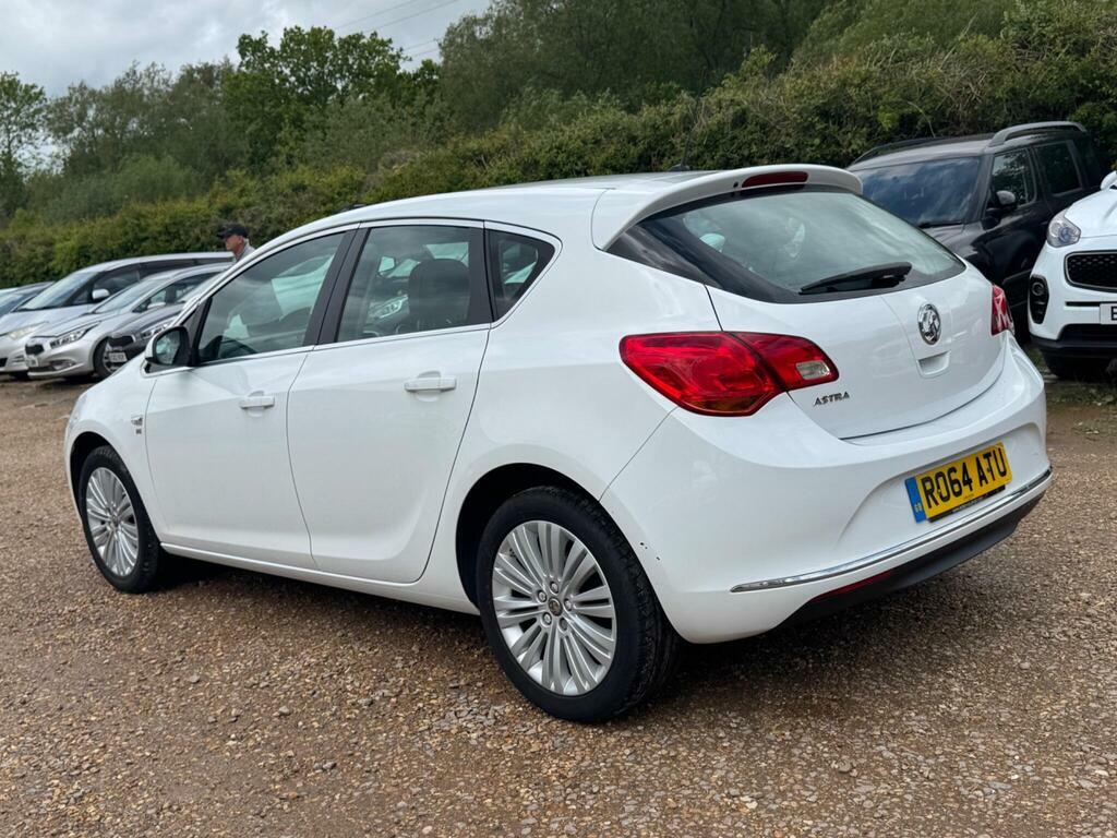 Vauxhall Astra 1.4 16V Excite Euro 5 R064ATU White #4