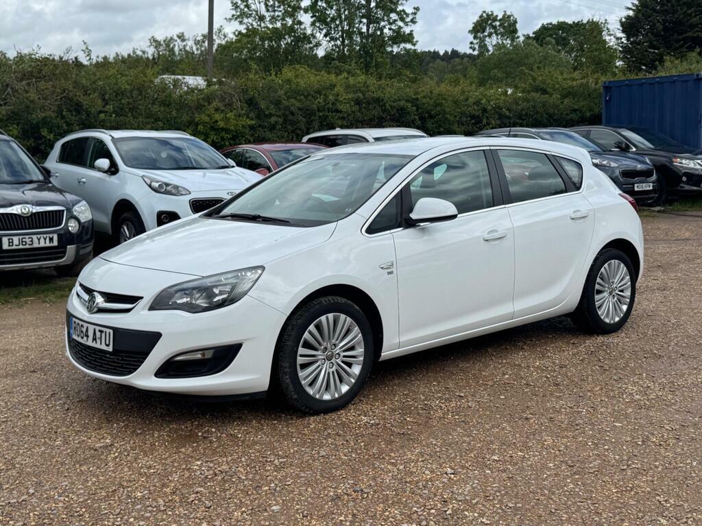 Vauxhall Astra 1.4 16V Excite Euro 5 R064ATU White #2