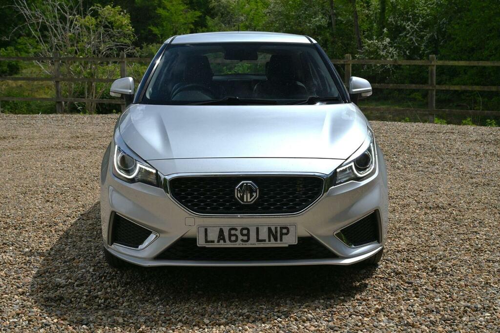 MG MG3 Hatchback 1.5 Vti-tech Exclusive Euro 6 Ss LA69LNP Silver #4