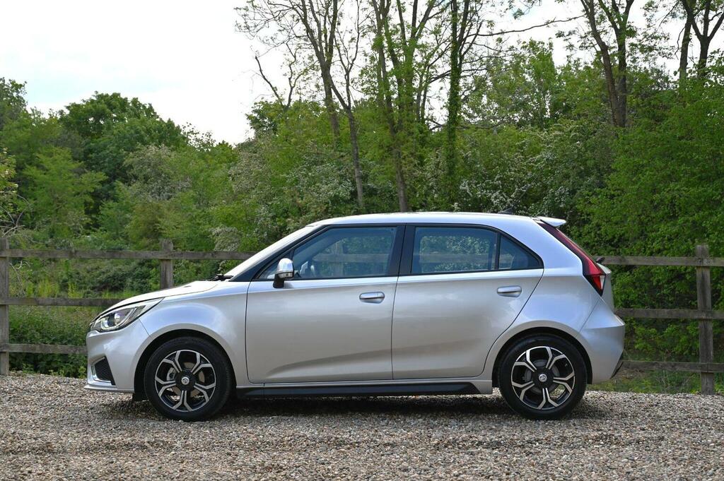 MG MG3 Hatchback 1.5 Vti-tech Exclusive Euro 6 Ss LA69LNP Silver #2