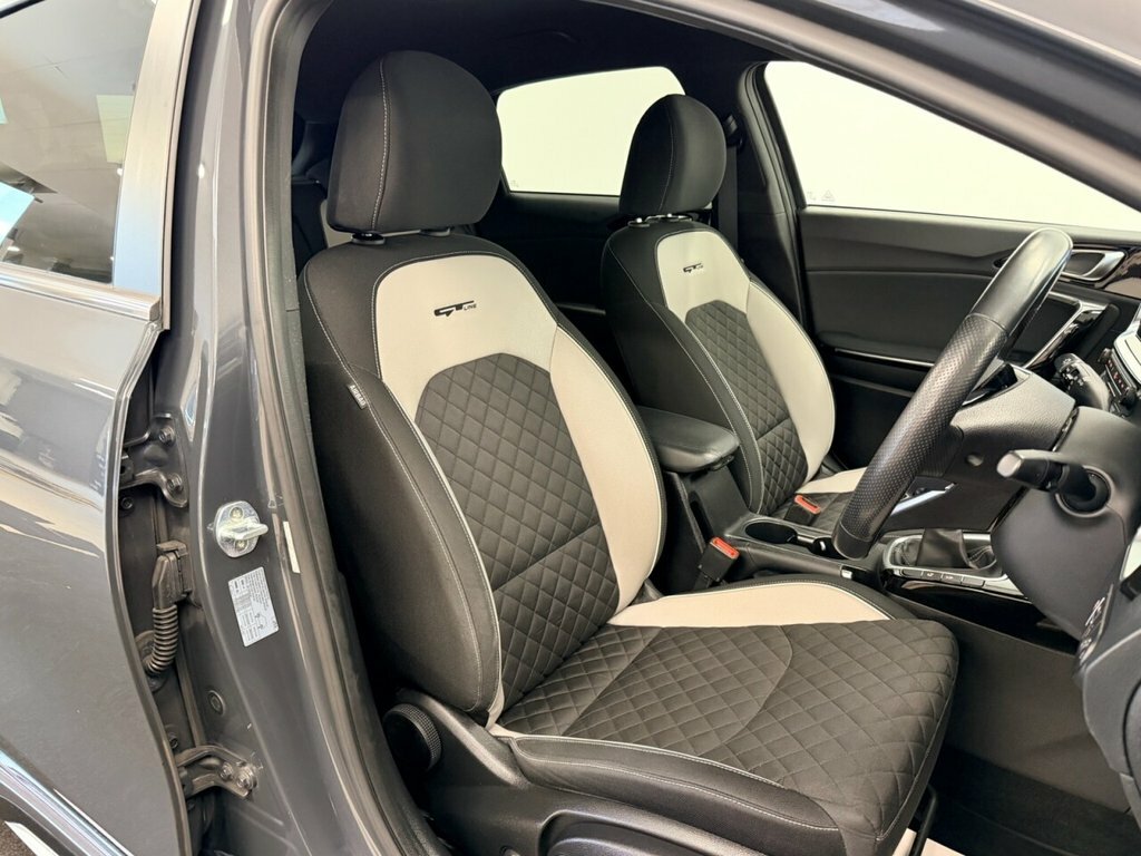 Kia Ceed Hatchback FE69YZP Grey #3