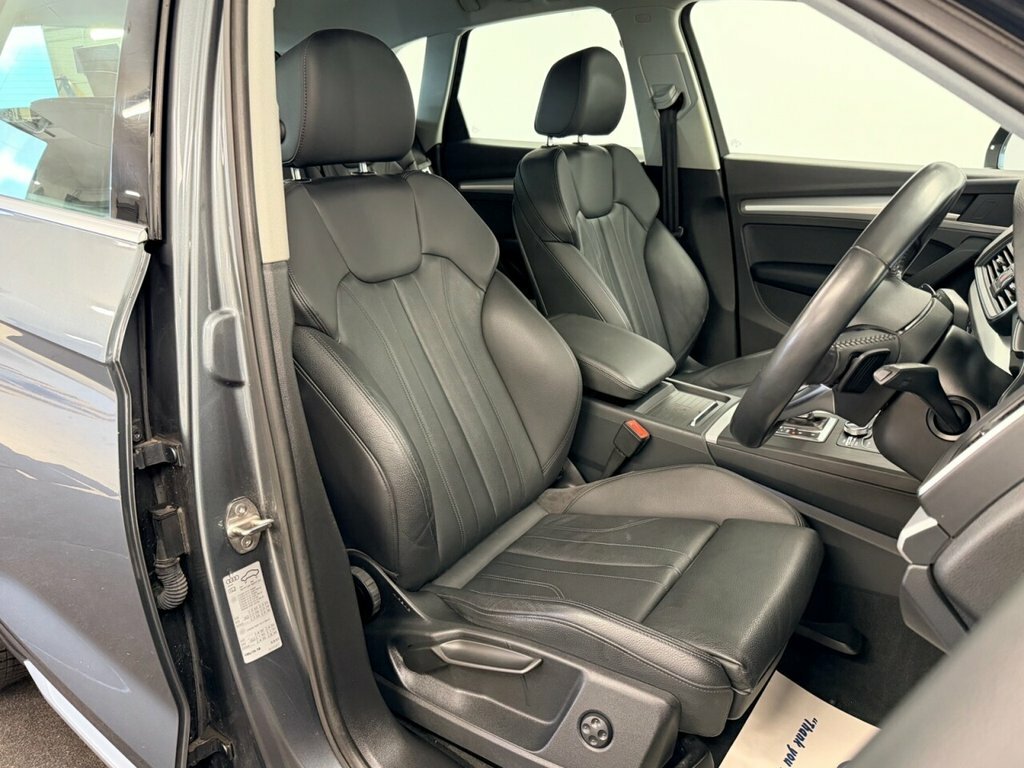 Audi Q5 Suv KE19WHX Grey #3