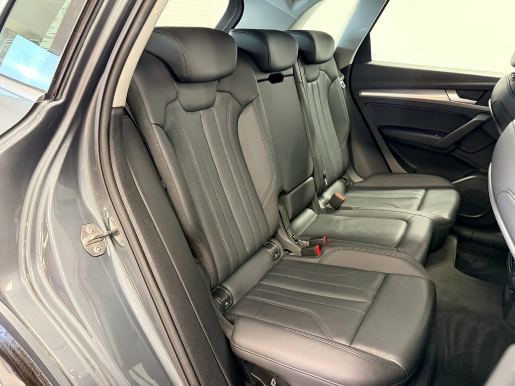 Audi Q5 Suv KE19WHX Grey #4