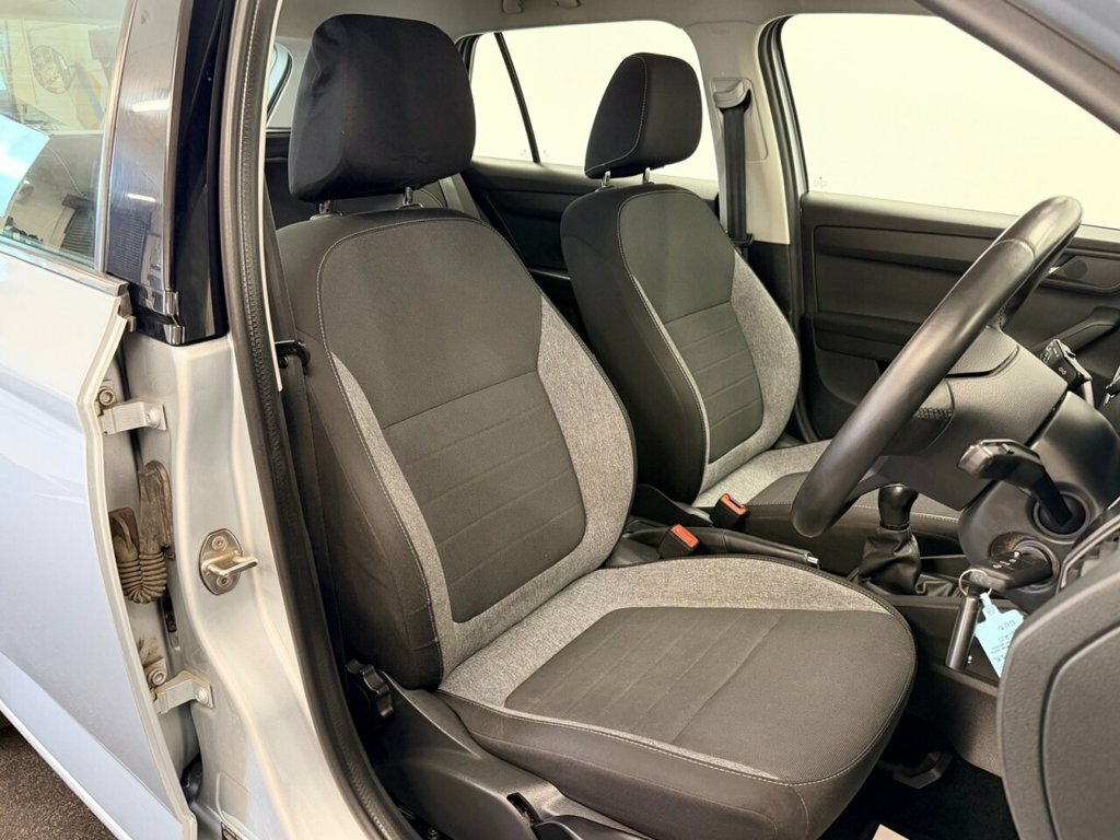 Skoda Fabia Estate NL20UUB Silver #2