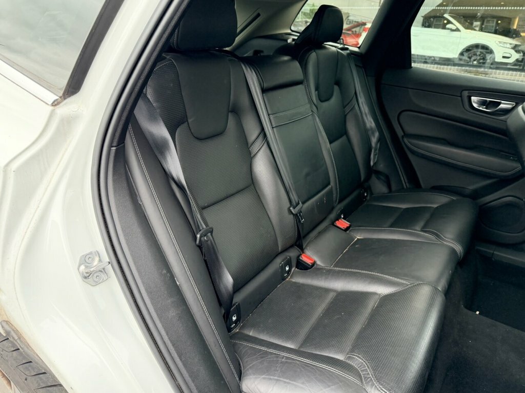 Volvo XC60 Suv KS69JWU White #4