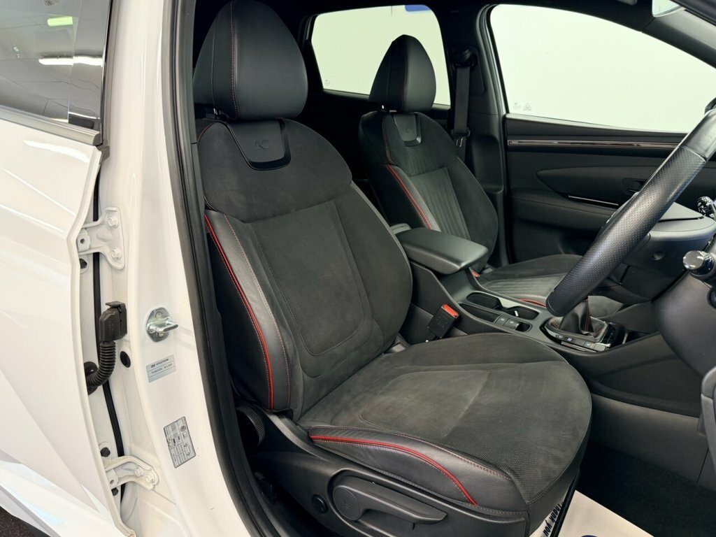 Hyundai Tucson Suv YE22HXD White #3