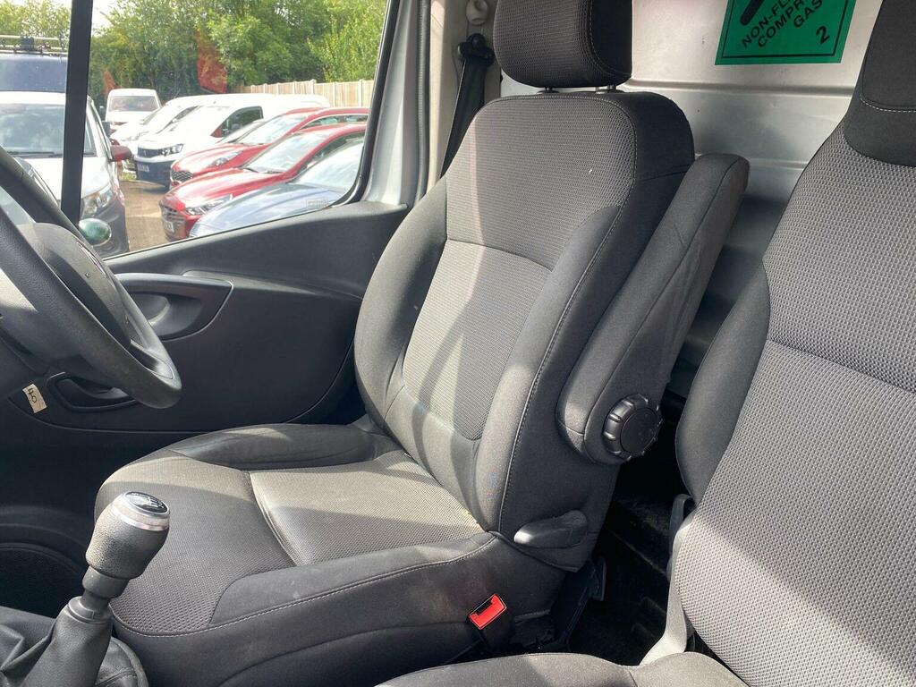 Renault Trafic Panel Van 2.0 Dci Energy 28 Business Swb Standard YC71UPN Silver #6