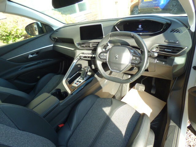 Peugeot 3008 Suv 1.5 Bluehdi Allure, Over 1000 Extras, 15 Mont FR19DPZ White #6