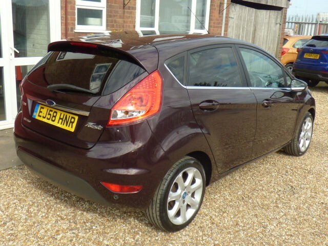 Ford Fiesta Hatchback 1.4 Tdci Zetec 20 A Year Road Tax, 222 EJ58HNR Red #4