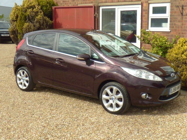 Ford Fiesta Hatchback 1.4 Tdci Zetec 20 A Year Road Tax, 222 Red