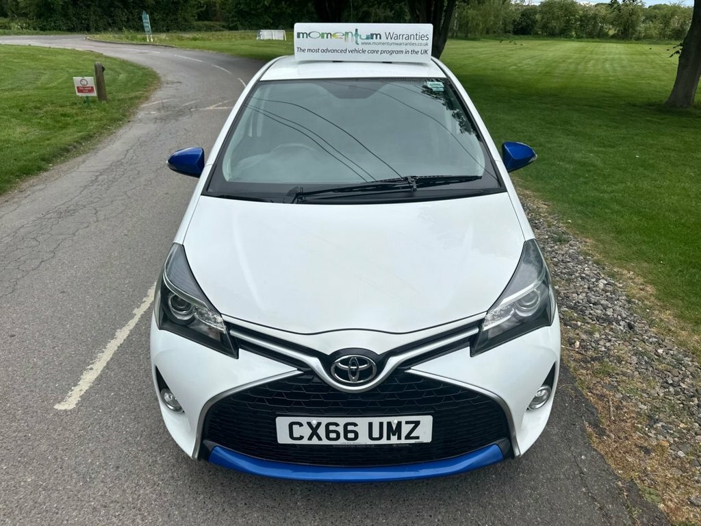 Toyota Yaris 1.3L Design CX66UMZ White #5