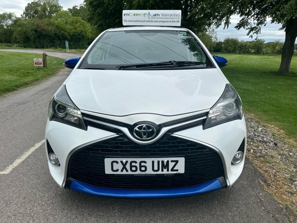 Toyota Yaris 1.3L Design CX66UMZ White #4