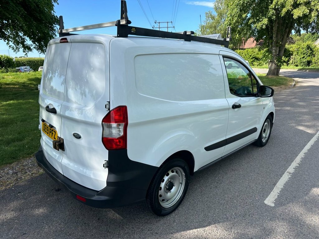Ford Transit Courier 1.5L Null White #3