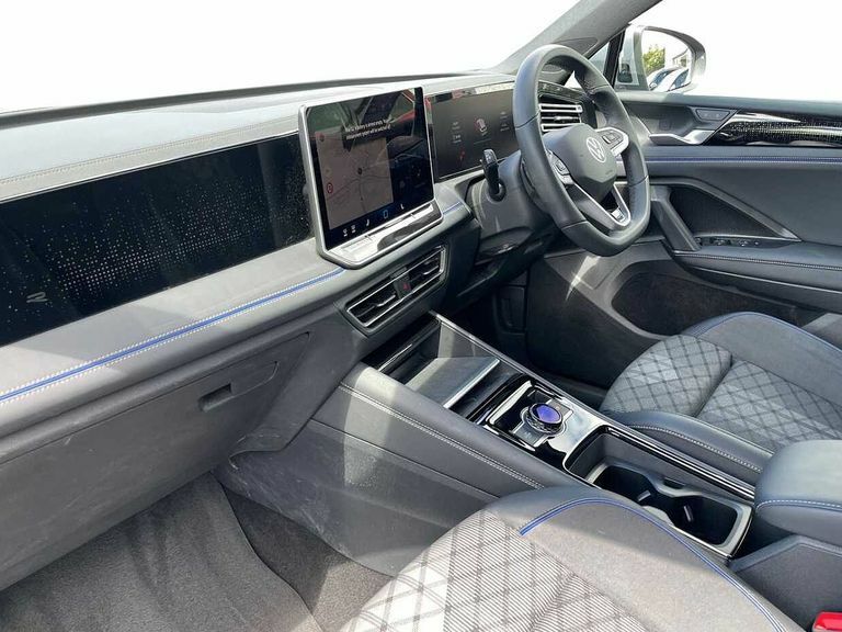 Volkswagen Tiguan 1.5 Etsi 150 R-line Dsg PN74VUR Silver #2