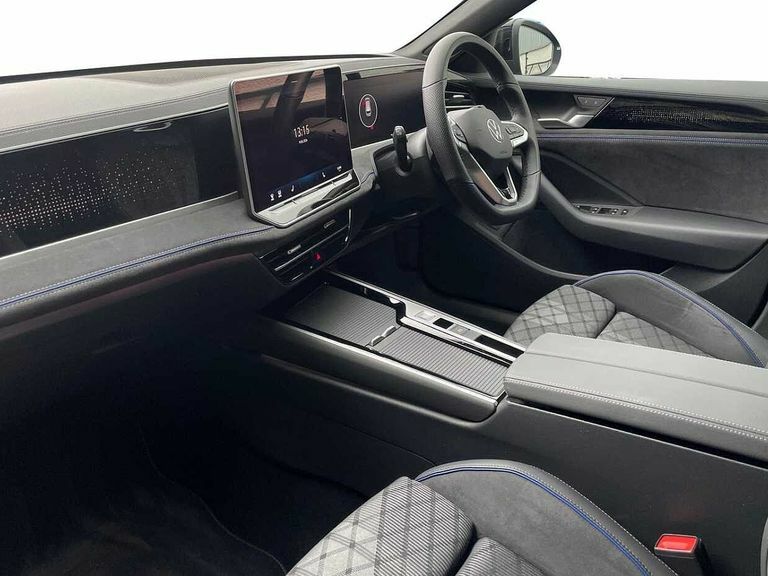Volkswagen Passat 1.5 Etsi R-line Estate Dsg PF75KHW Black #2
