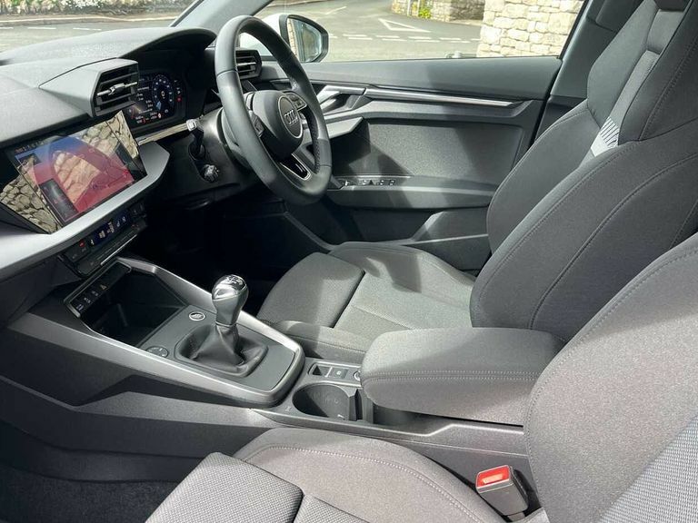 Audi A3 Sport 30 Tfsi 110 Ps 6-Speed PF73VVT White #2