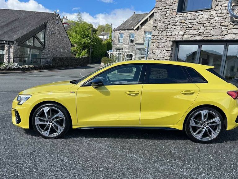 Audi A3 Edition 1 35 Tdi 150 Ps S Tronic PJ72XFO Yellow #4