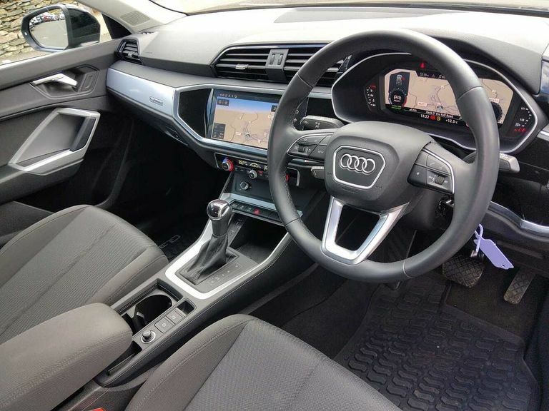 Audi Q3 Technik 35 Tfsi 150 Ps S Tronic EJ72WZL Black #6