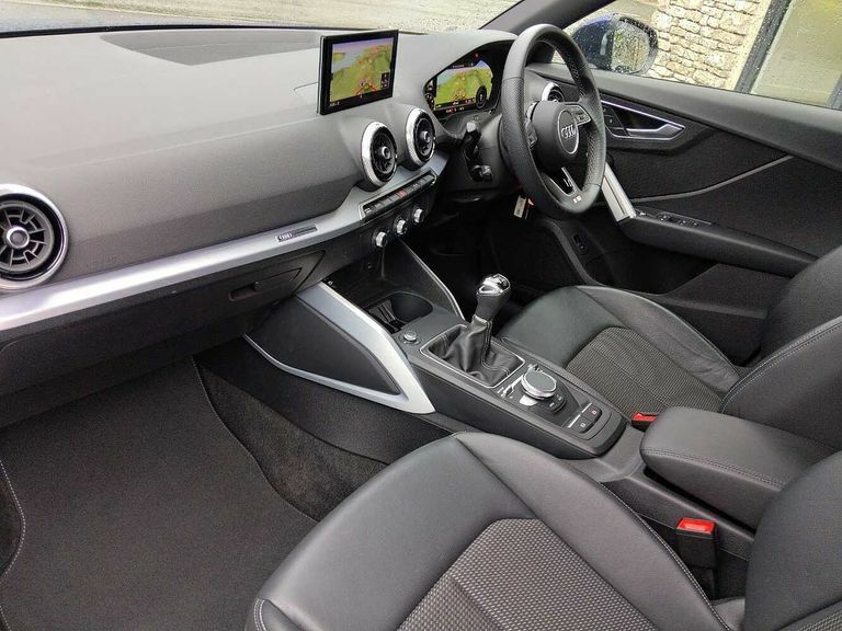 Audi Q2 S Line 35 Tfsi 150 Ps 6-Speed PJ22VHG Blue #2