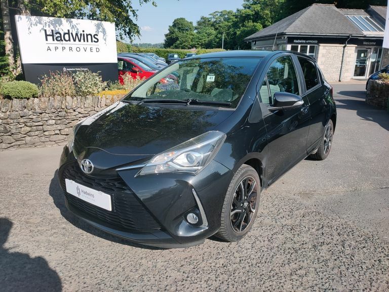 Toyota Yaris 1.5 Vvt-i Design Black