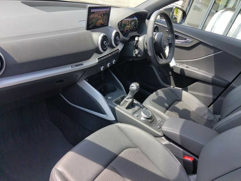Audi Q2 Black Edition 35 Tfsi 150 Ps 6-Speed PL73YBB Grey #2