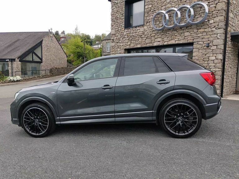 Audi Q2 Black Edition 35 Tfsi 150 Ps S Tronic PG23LVE Grey #4