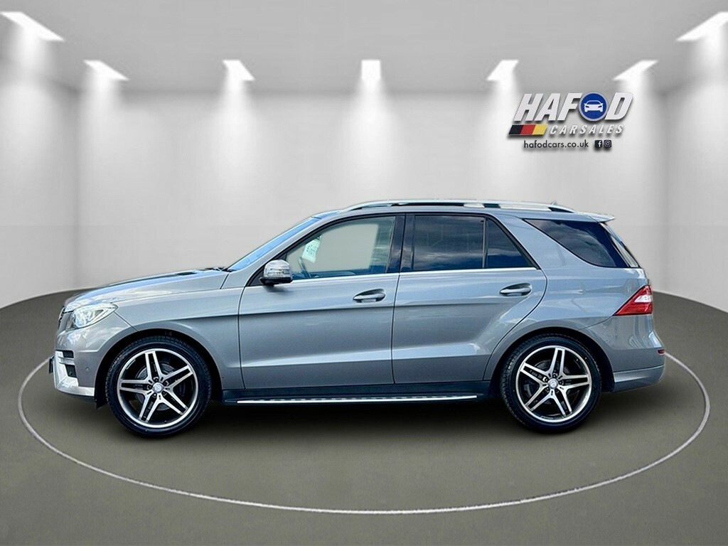 Mercedes-Benz M Class Ml350 Bluetec Line Premium #4