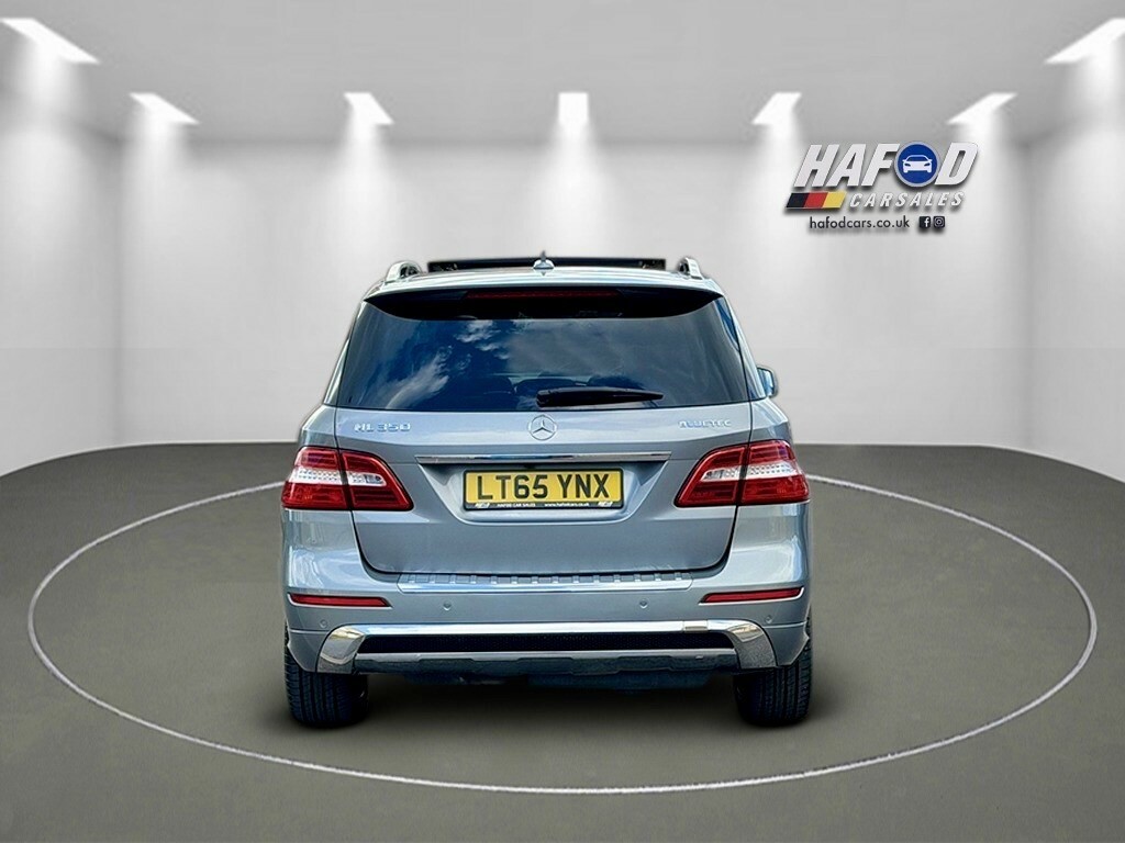 Mercedes-Benz M Class Ml350 Bluetec Line Premium #6
